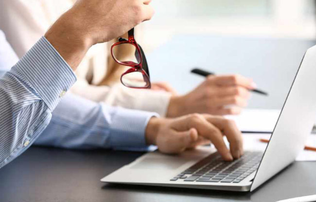 Auto-Contract Desk
